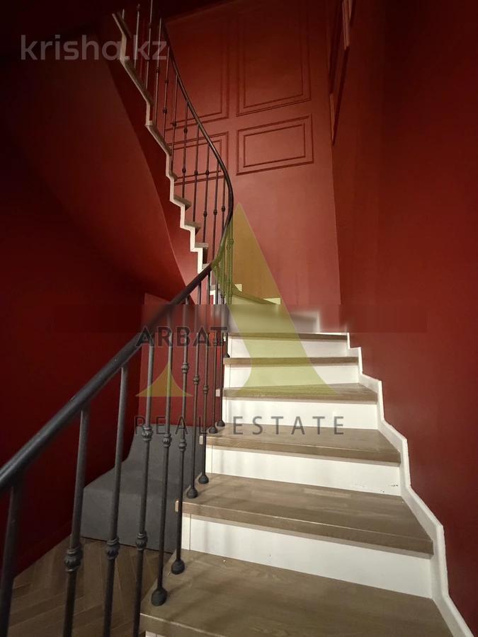 Фото Квартира, 6 комн, 380 м², 1/3 эт.