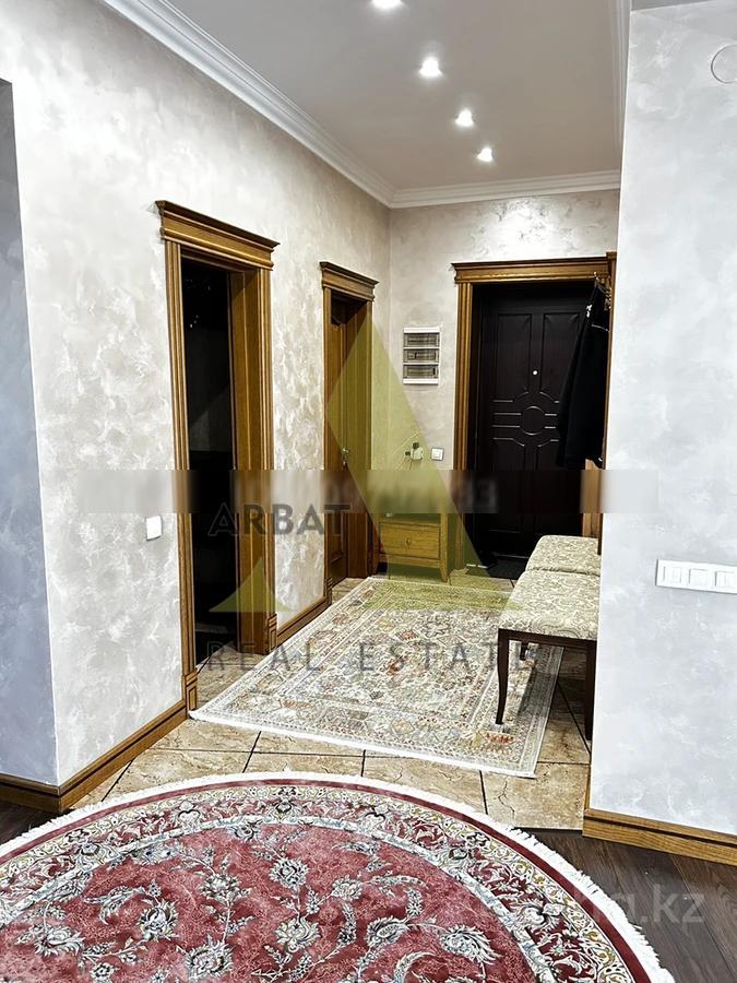 Фото Квартира, 5 комн, 450 м², 3/5 эт., 2011 г.п.