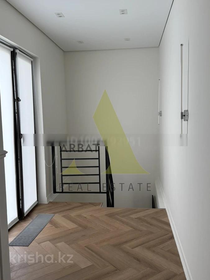 Фото Квартира, 4 комн, 170 м², 1/2 эт.