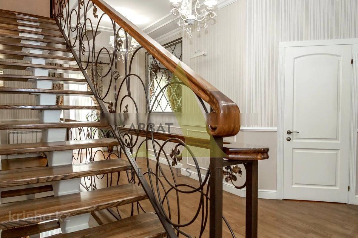 Фото Квартира, 8 комн, 433 м², 3/4 эт., 2011 г.п.