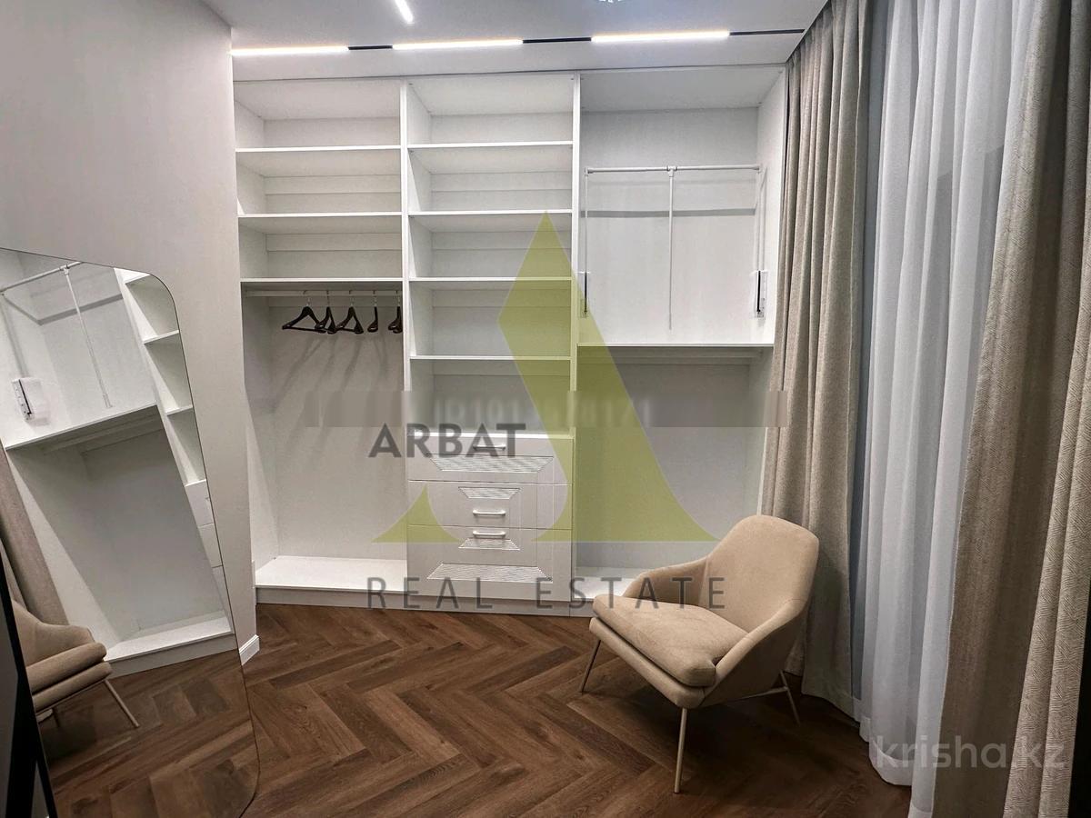 Фото Квартира, 3 комн, 111 м², 2/3 эт.