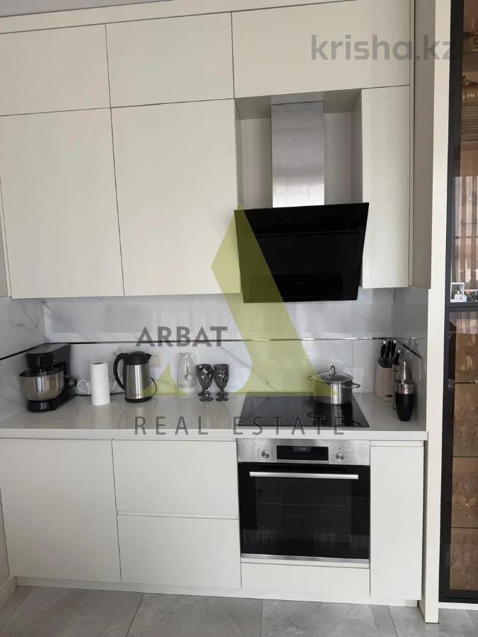 Фото Квартира, 3 комн, 95 м², 2/3 эт.