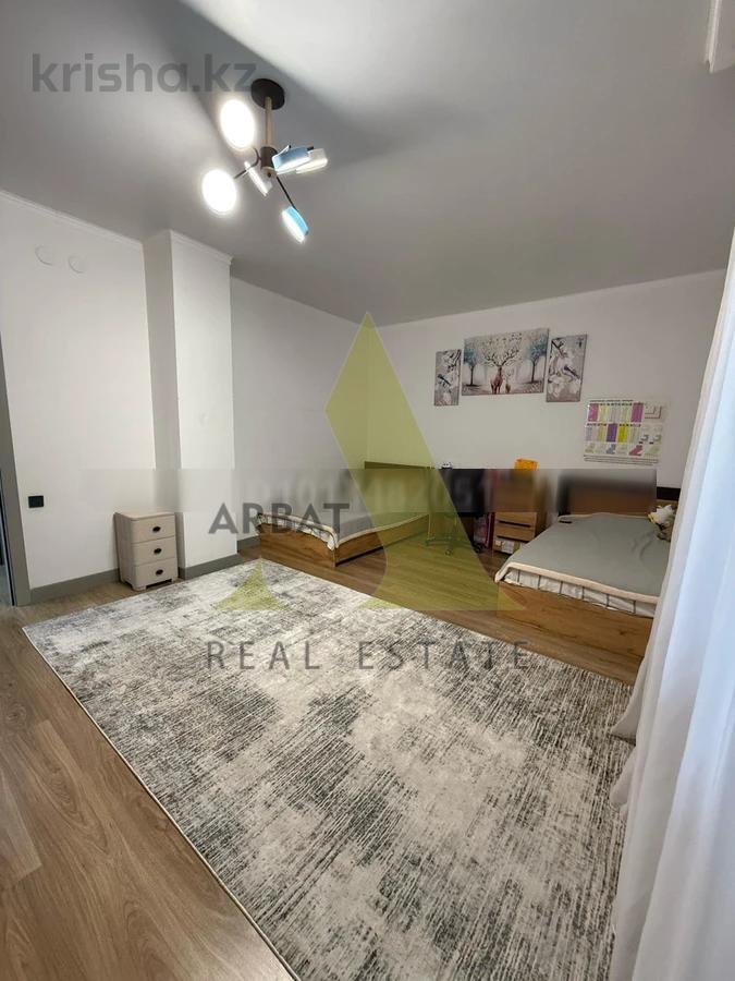 Фото Квартира, 3 комн, 120 м², 3/12 эт.