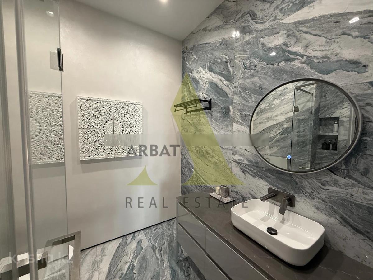 Фото Квартира, 3 комн, 170 м², 3/3 эт.