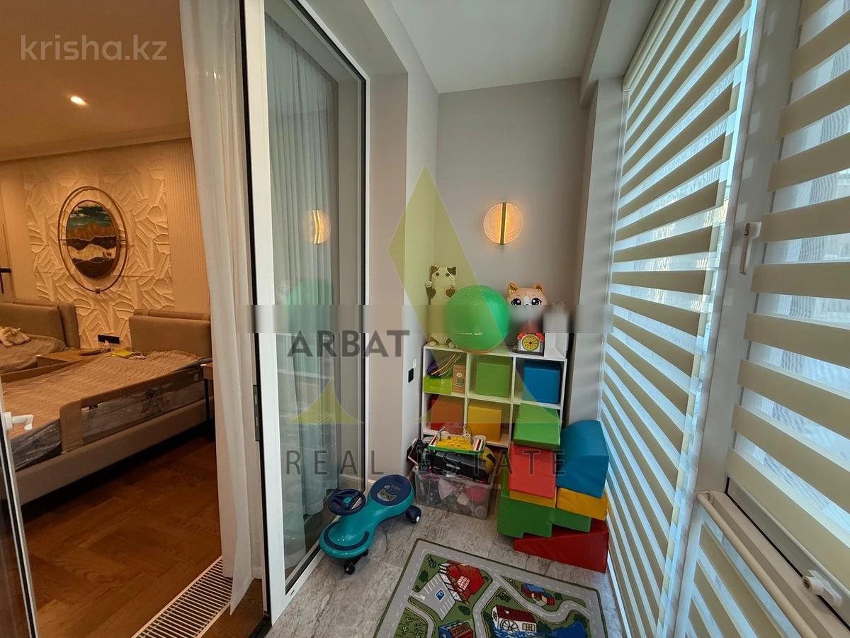 Фото Квартира, 3 комн, 165 м², 1/3 эт., 2019 г.п.