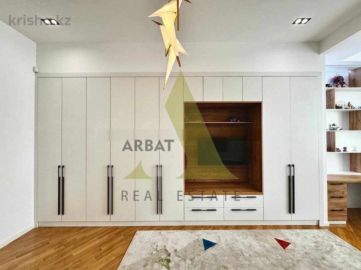 Фото Квартира, 4 комн, 210 м², 2/3 эт., 2020 г.п.