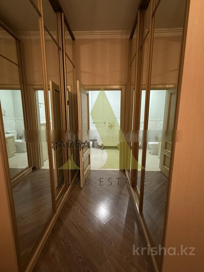 Фото Квартира, 3 комн, 126.7 м², 1/9 эт., 2012 г.п.