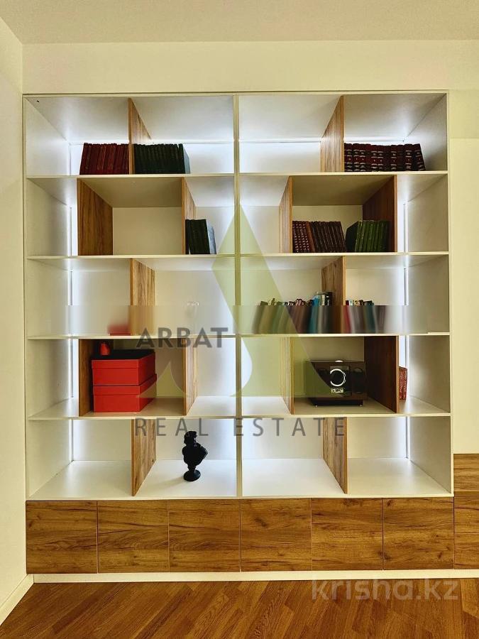 Фото Квартира, 4 комн, 210 м², 2/3 эт., 2020 г.п.