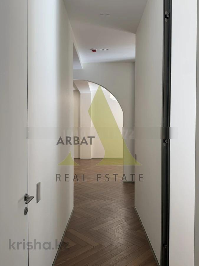 Фото Квартира, 3 комн, 100 м², 2/3 эт.
