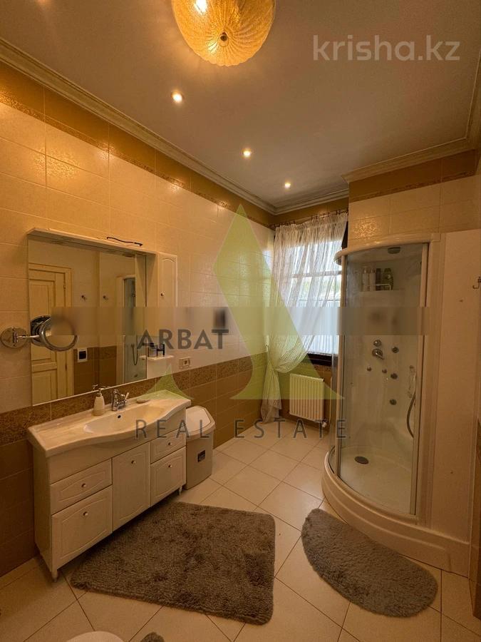 Фото Квартира, 4 комн, 230 м², 3/3 эт., 2009 г.п.