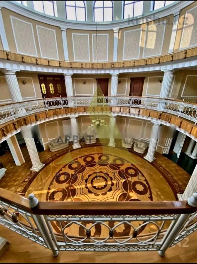 Фото Отдельный дом, 10 комн, 1300м²