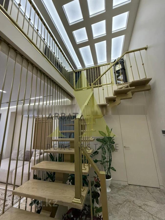 Фото Квартира, 8 комн, 189.2 м², 6/6 эт., 2013 г.п.