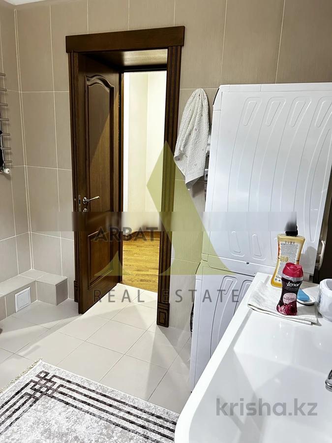 Фото Квартира, 7 комн, 450 м², 3/4 эт.