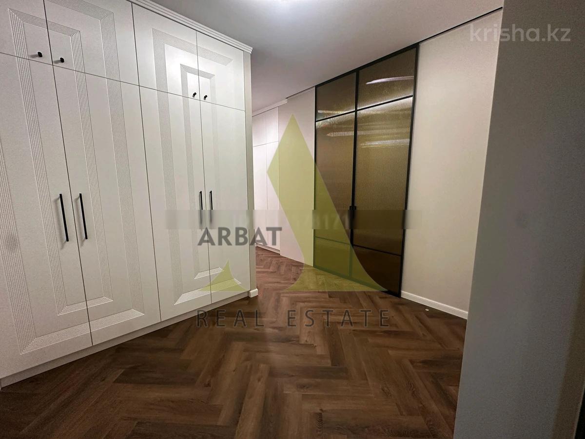 Фото Квартира, 3 комн, 111 м², 2/3 эт.