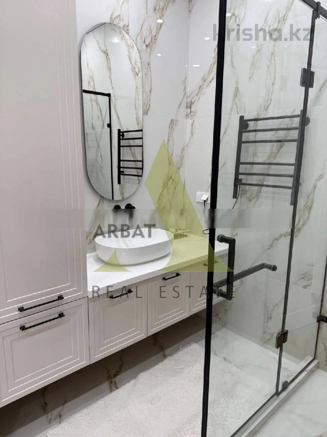 Фото Квартира, 4 комн, 140 м², 1/4 эт.
