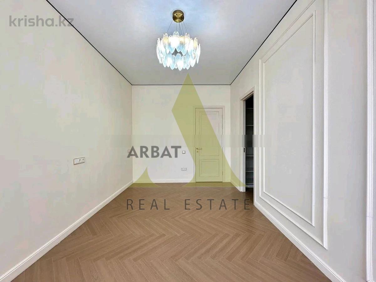Фото Квартира, 4 комн, 200 м², 3/6 эт., 2013 г.п.