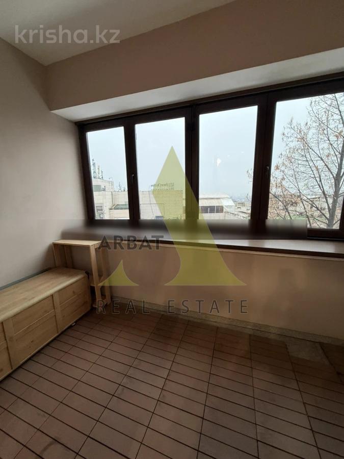 Фото Квартира, 5 комн, 220 м², 1/2 эт., 2006 г.п.
