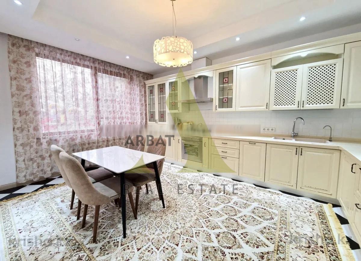 Фото Квартира, 4 комн, 210 м², 1/6 эт.