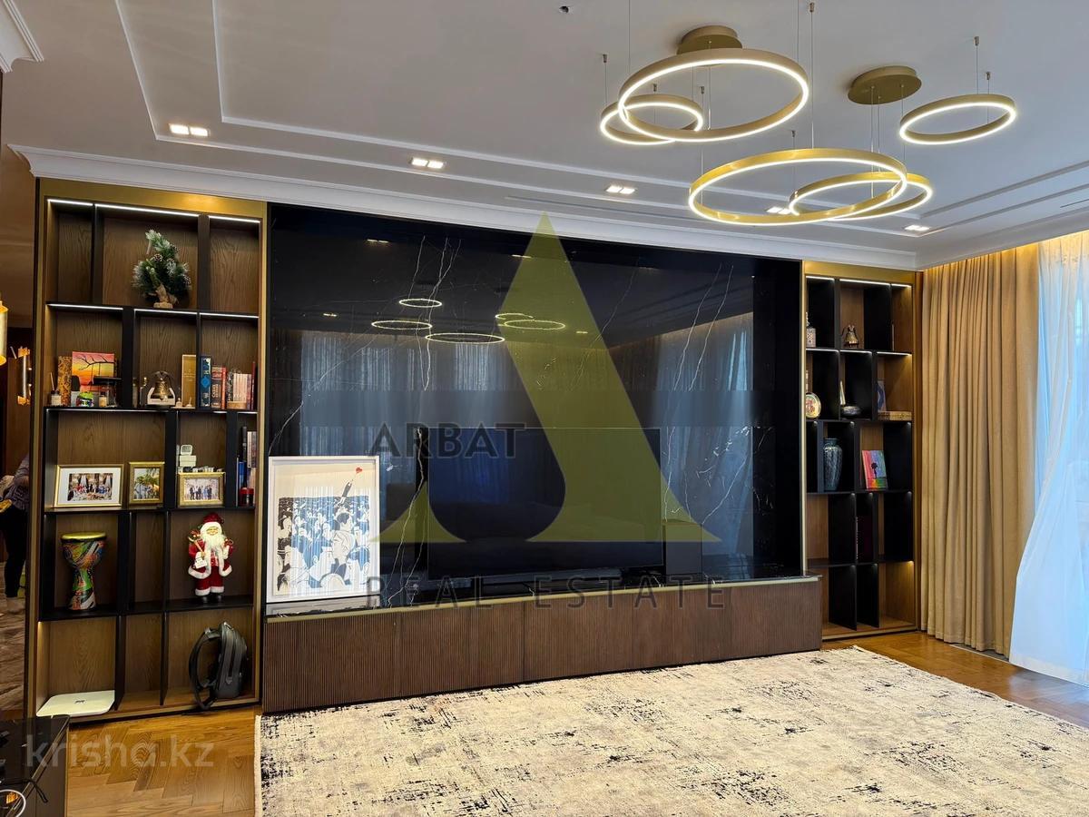 Фото Квартира, 3 комн, 165 м², 1/3 эт., 2019 г.п.