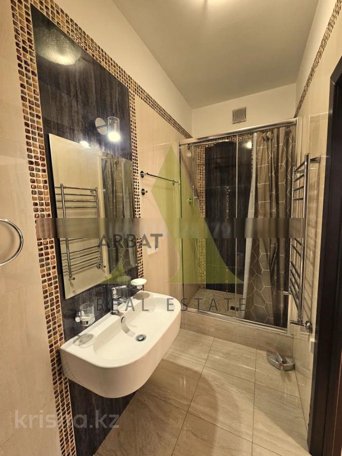 Фото Квартира, 5 комн, 364 м², 3/4 эт., 2011 г.п.