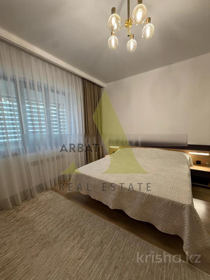 Фото Квартира, 3 комн, 120 м², 3/12 эт.