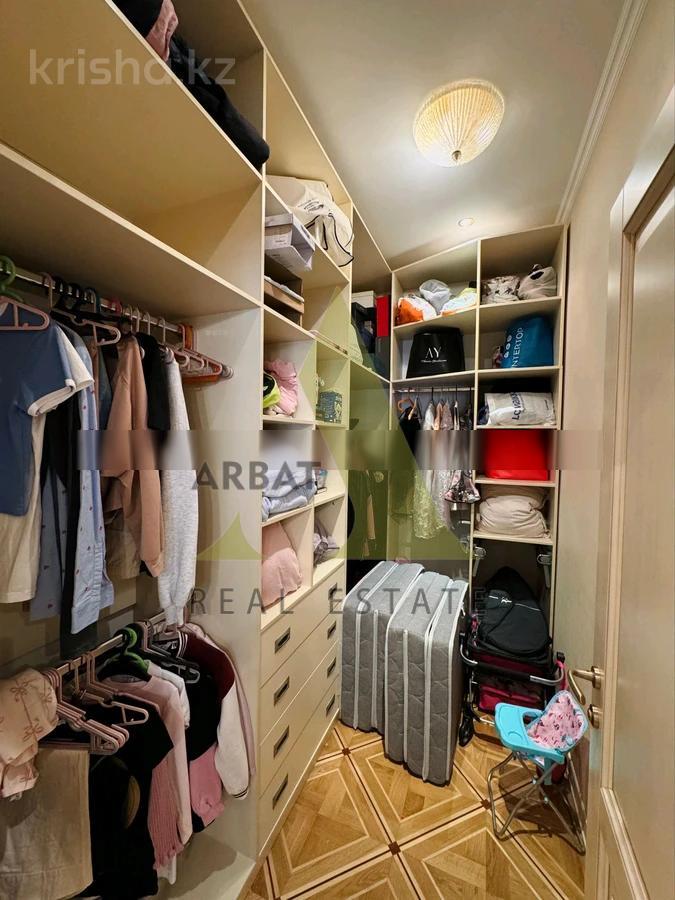 Фото Квартира, 4 комн, 230 м², 3/3 эт., 2009 г.п.
