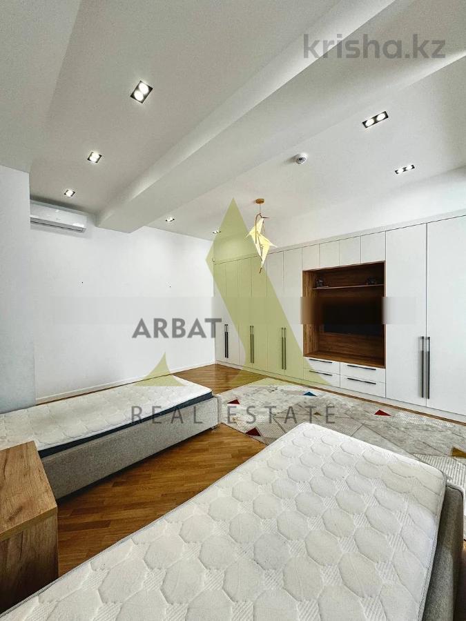 Фото Квартира, 4 комн, 210 м², 2/3 эт., 2020 г.п.
