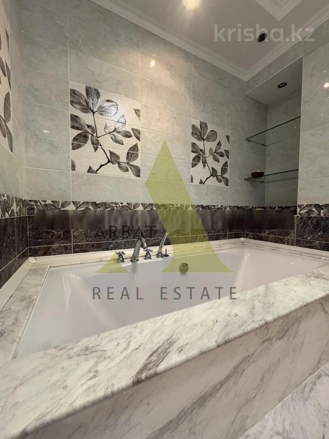 Фото Квартира, 4 комн, 140 м², 7/9 эт.