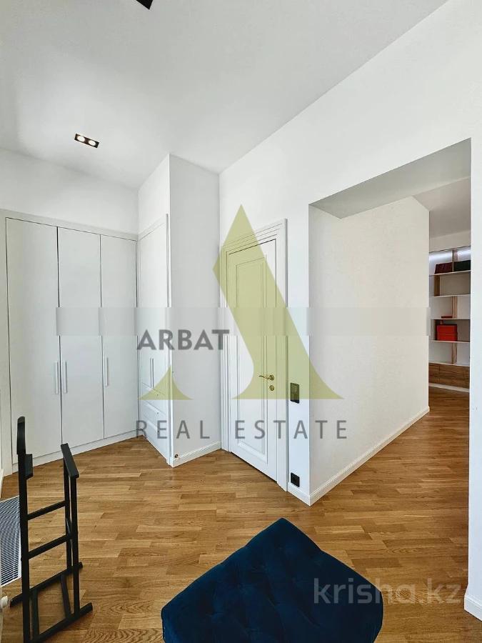 Фото Квартира, 4 комн, 210 м², 2/3 эт., 2020 г.п.