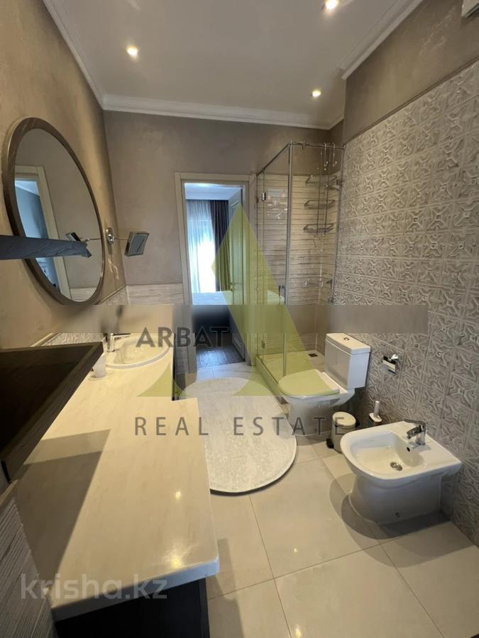 Фото Квартира, 5 комн, 185 м², 4 эт.