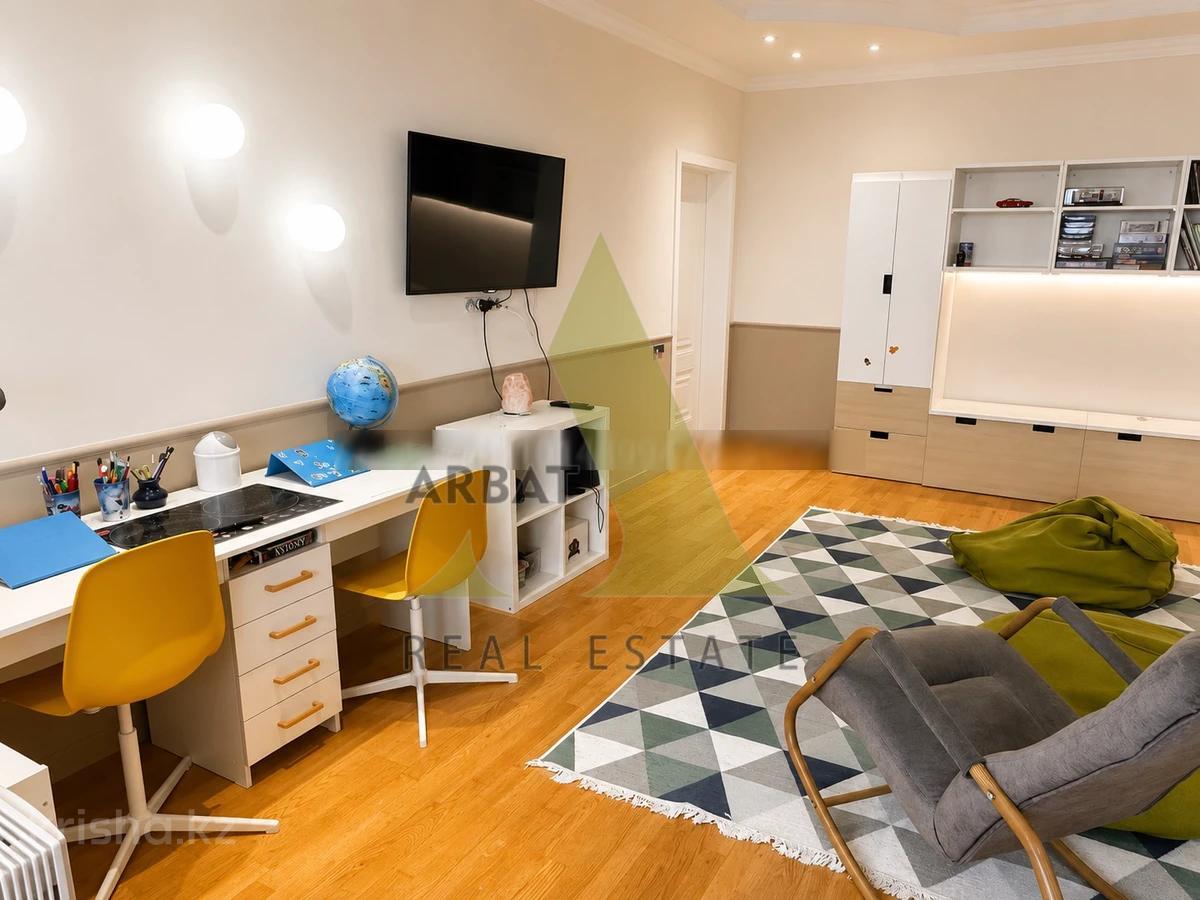 Фото Квартира, 4 комн, 200 м², 6/7 эт.