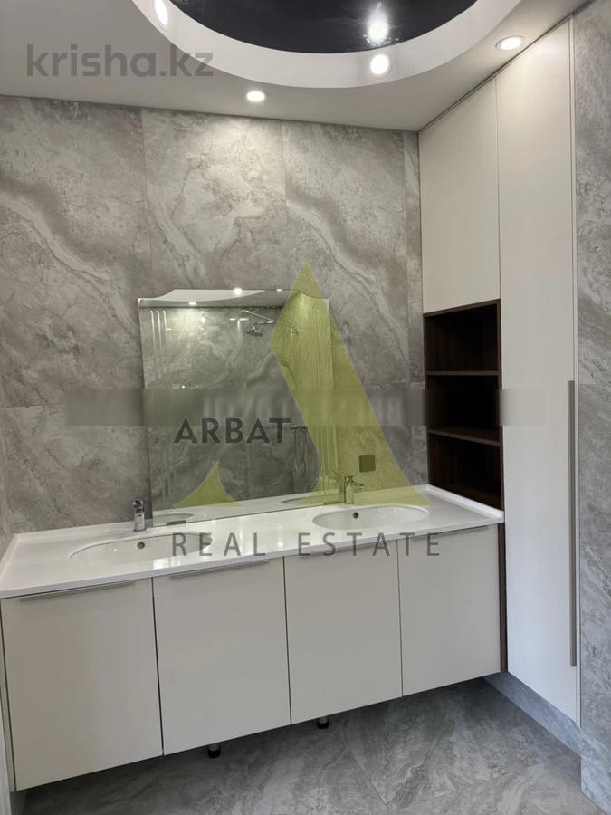 Фото Квартира, 4 комн, 185 м², 4/5 эт.