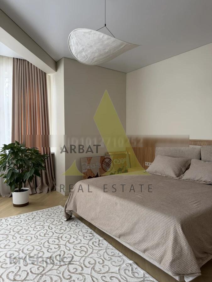 Фото Квартира, 5 комн, 210 м², 2/6 эт., 2013 г.п.