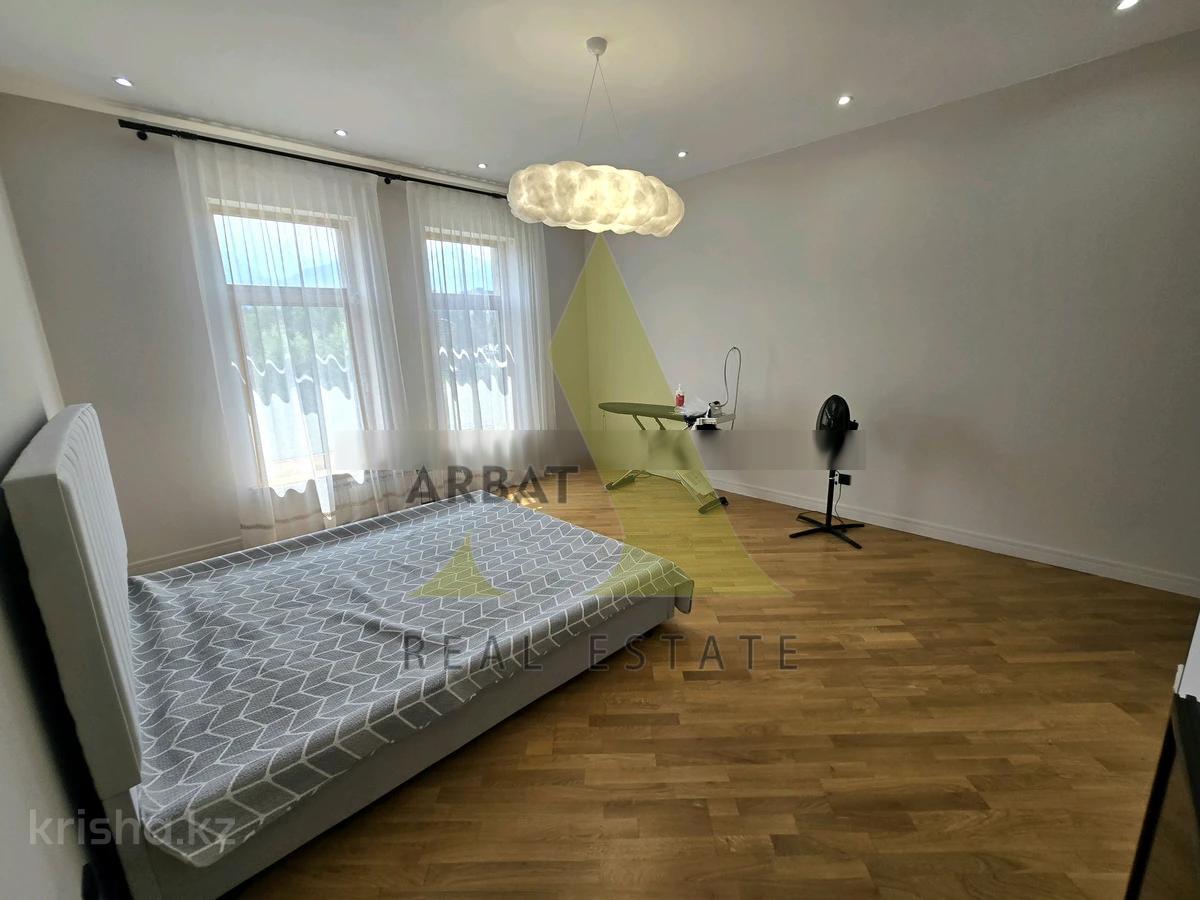 Фото Квартира, 4 комн, 160 м², 3/4 эт., 2006 г.п.