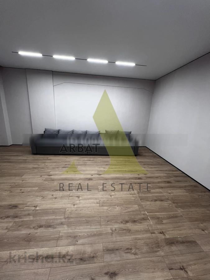 Фото Квартира, 5 комн, 227 м², 1/5 эт.