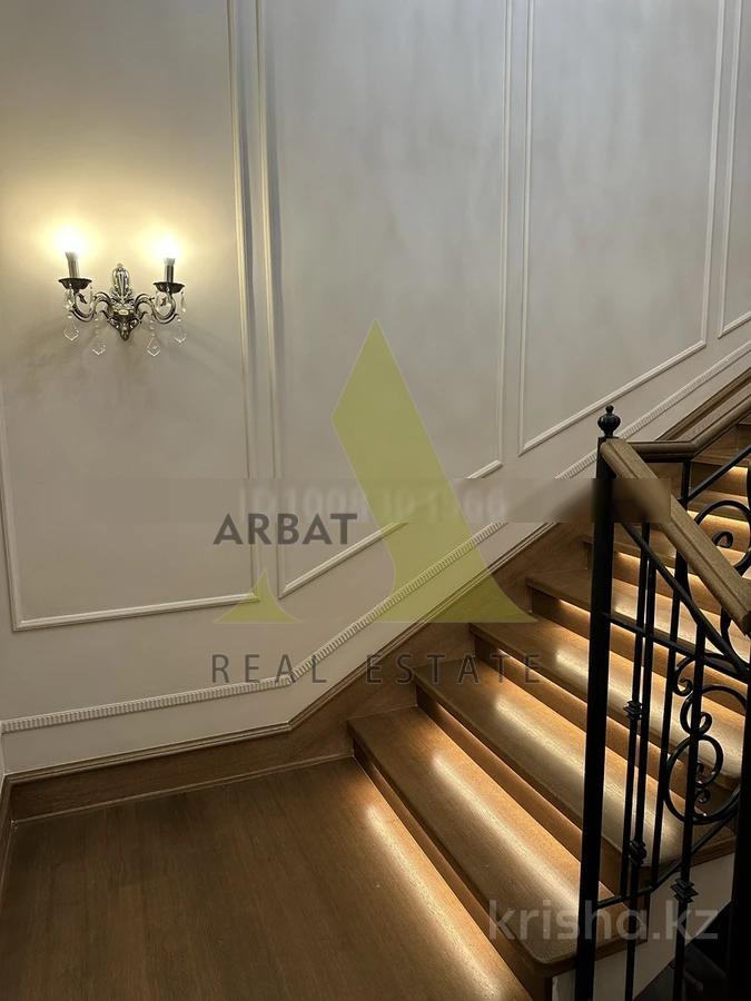 Фото Квартира, 5 комн, 230 м², 1/2 эт., 2010 г.п.