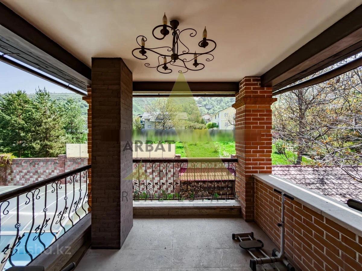 Фото Отдельный дом, 7 комн, 300м²