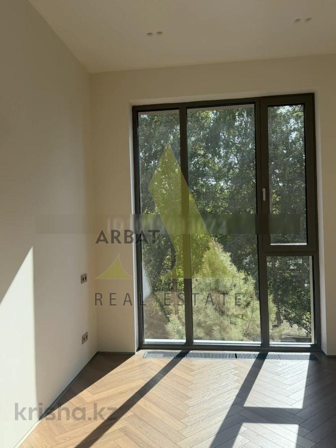 Фото Квартира, 3 комн, 100 м², 2/3 эт.