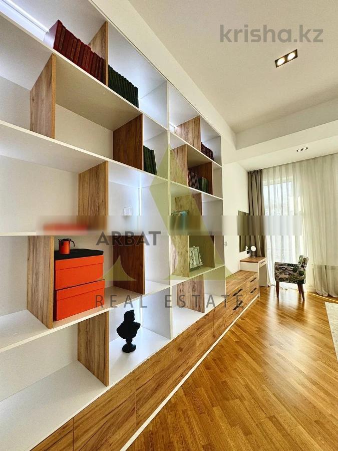 Фото Квартира, 4 комн, 210 м², 2/3 эт., 2020 г.п.