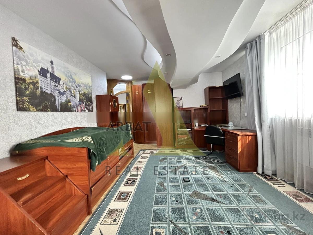 Фото Квартира, 4 комн, 143.2 м², 4/9 эт., 1994 г.п.