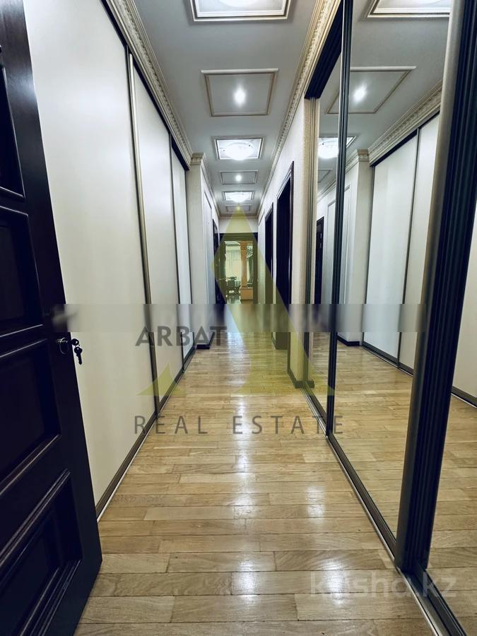 Фото Квартира, 5 комн, 196 м², 6/17 эт., 2005 г.п.