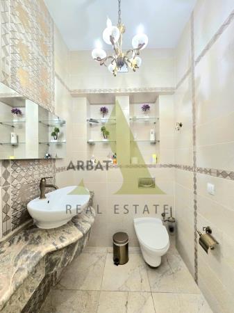 Фото Квартира, 8 комн, 433 м², 3/4 эт., 2011 г.п.