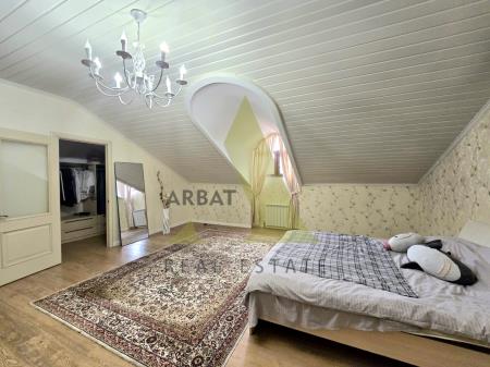 Фото Квартира, 8 комн, 433 м², 3/4 эт., 2011 г.п.