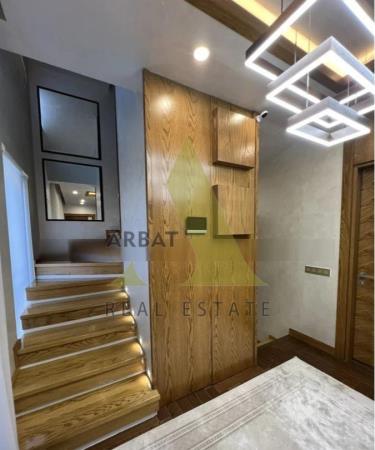 Фото Квартира, 7 комн, 370 м², 4 эт.