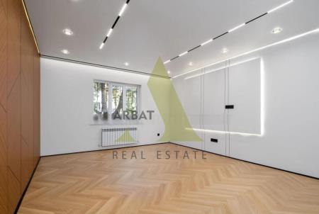 Фото Отдельный дом, 7 комн, 300м²