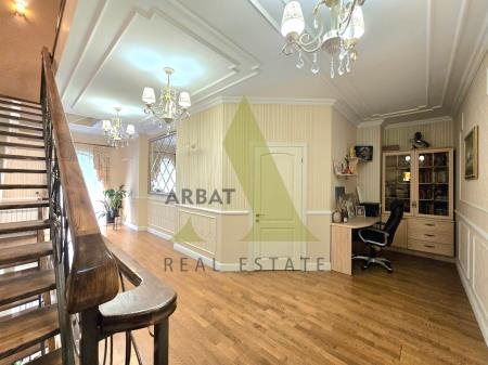 Фото Квартира, 8 комн, 433 м², 3/4 эт., 2011 г.п.