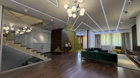 Фото Отдельный дом, 6 комн, 365.9м²