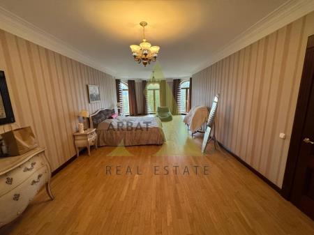 Фото Отдельный дом, 10 комн, 1000м²