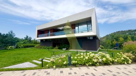 Фото Отдельный дом, 6 комн, 400м²