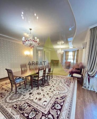Фото Отдельный дом, 8 комн, 300м²